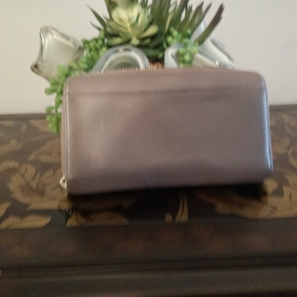 Kate Spade wallet - Picture 2 of 3